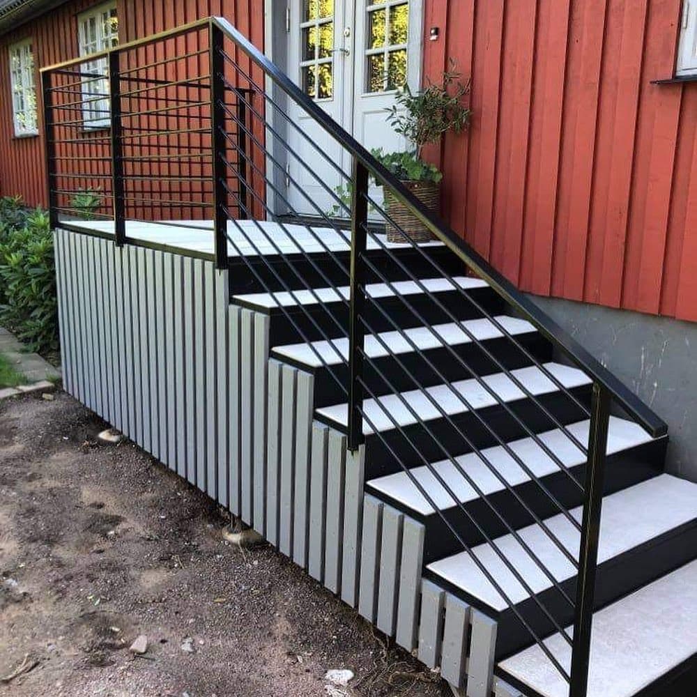 Trapp. Smide och betong funkar bra ihop